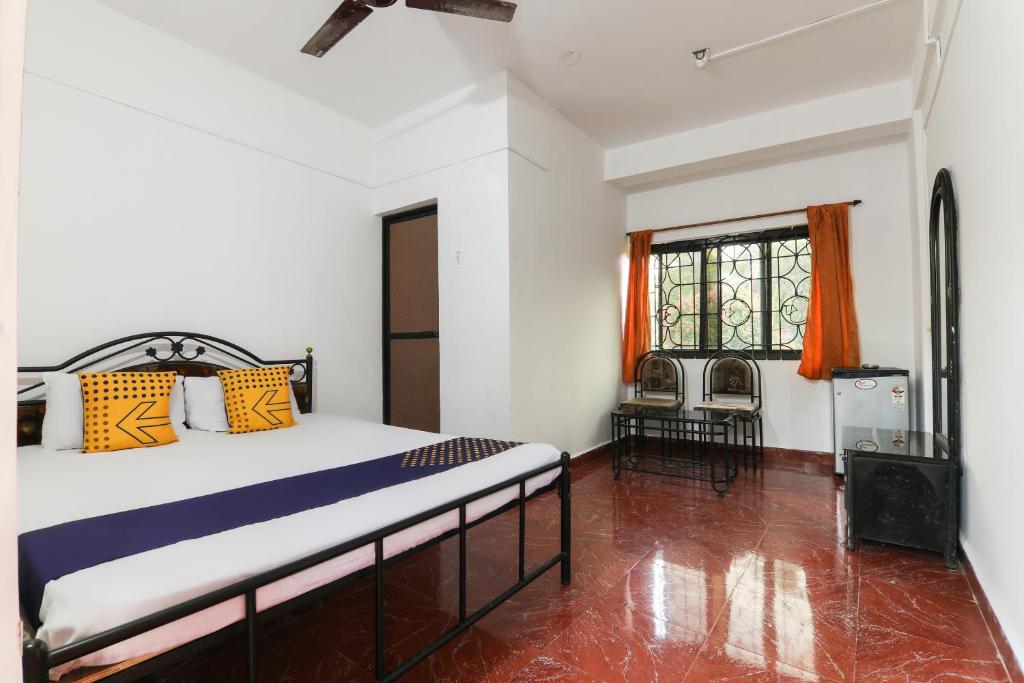 Трехместный (Трехместный номер с ванной комнатой), SPOT ON 61339 Swami Samarth Guest House