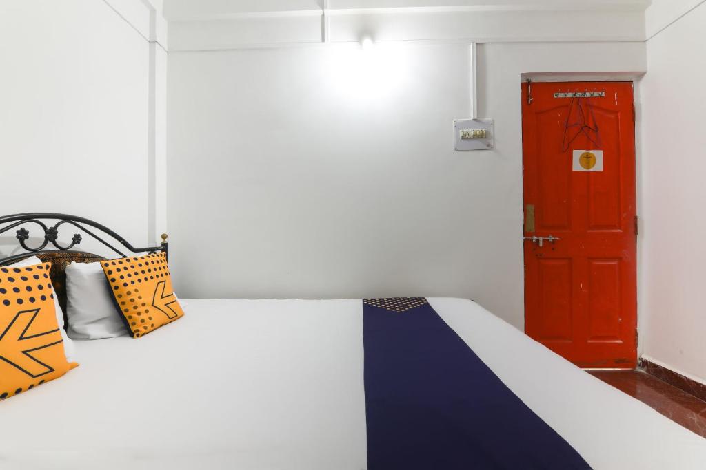 Трехместный (Трехместный номер с ванной комнатой), SPOT ON 61339 Swami Samarth Guest House