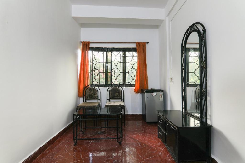 Трехместный (Трехместный номер с ванной комнатой), SPOT ON 61339 Swami Samarth Guest House