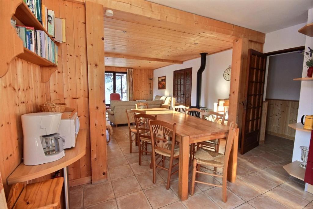 CHALET AVEC VUE DEGAGEE - SAINT JEAN D'AULPS - 8 PERSONNES - MOUILLETTES photo 3