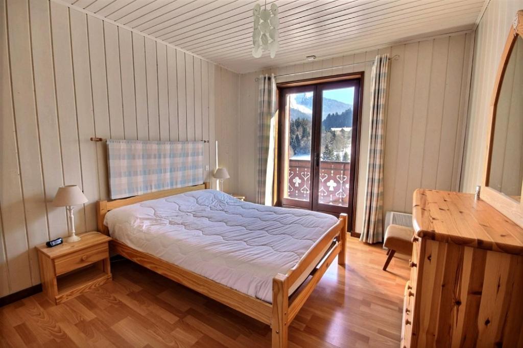 CHALET AVEC VUE DEGAGEE - SAINT JEAN D'AULPS - 8 PERSONNES - MOUILLETTES photo 4