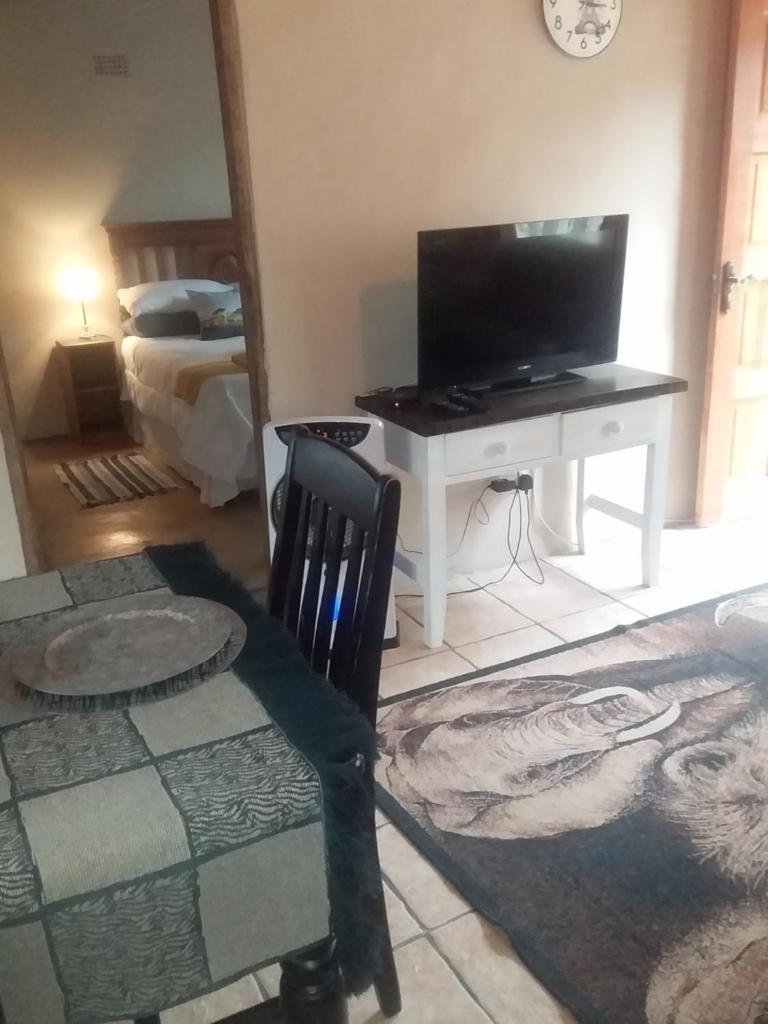 Fatties and Monies Guesthouse photo 1