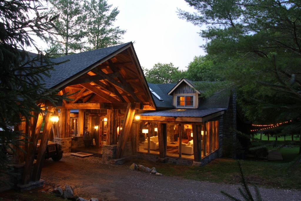 The Cottage at Dark Horse Recording Estate photo 1