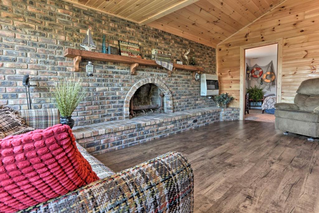 Waterfront Syracuse Home with Deck, Fire Pit and Kayaks photo 4