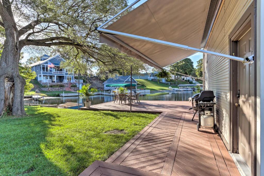 Waterfront Syracuse Home with Deck, Fire Pit and Kayaks photo 1