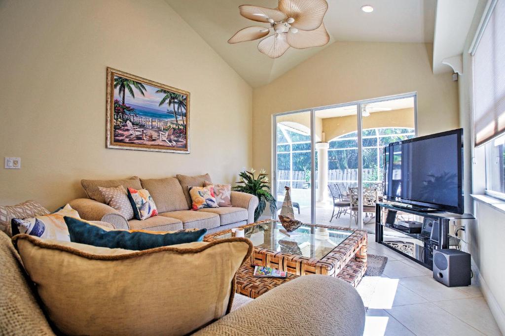 Superb Naples Home with Den and Private Saltwater Pool photo 4