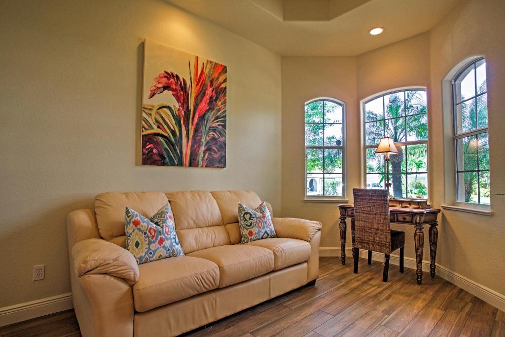 Superb Naples Home with Den and Private Saltwater Pool photo 2