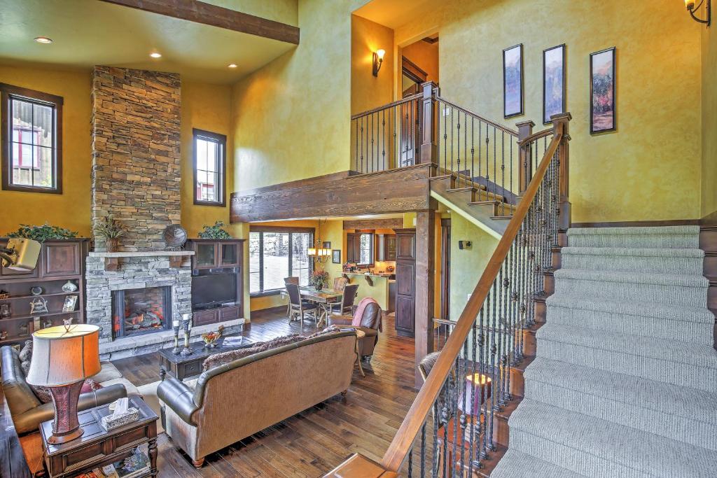Lavish Fraser Townhome with Deck and Mountain Views! photo 3