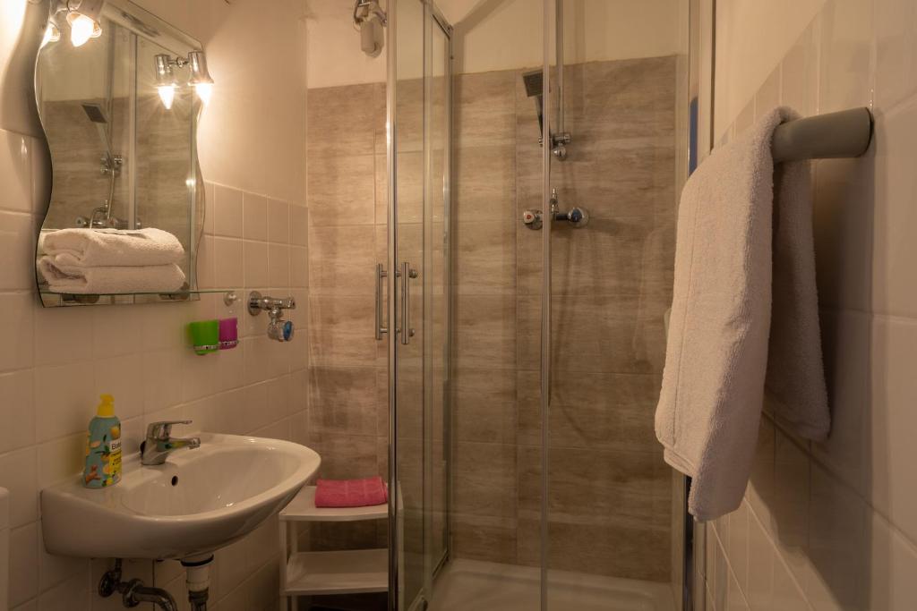 Трехместный (Трехместный номер с собственной ванной комнатой), Hotel-Pension Charlottenburg