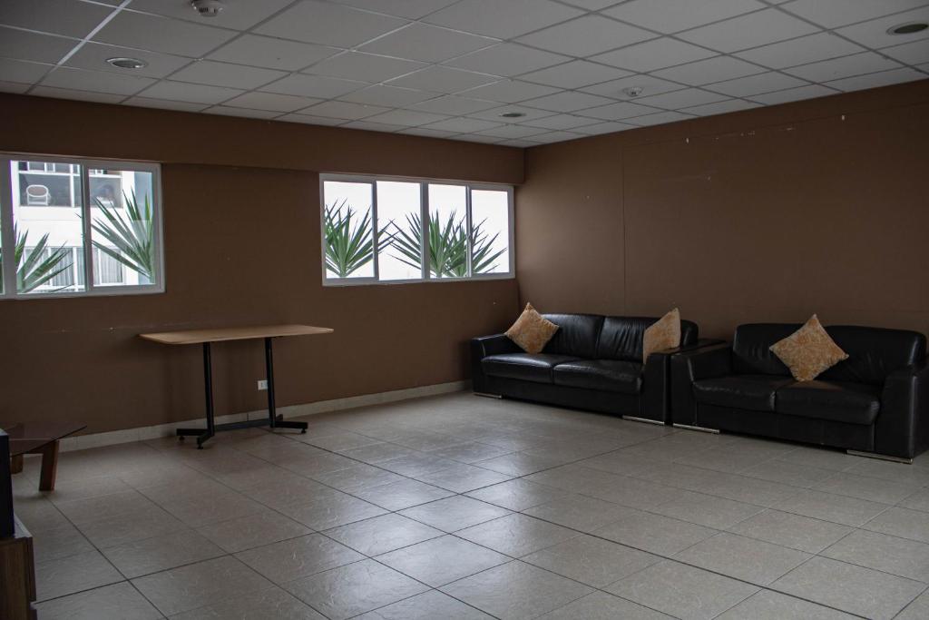 Departamento 100 m2 con luz natural Seguridad 24h photo 1