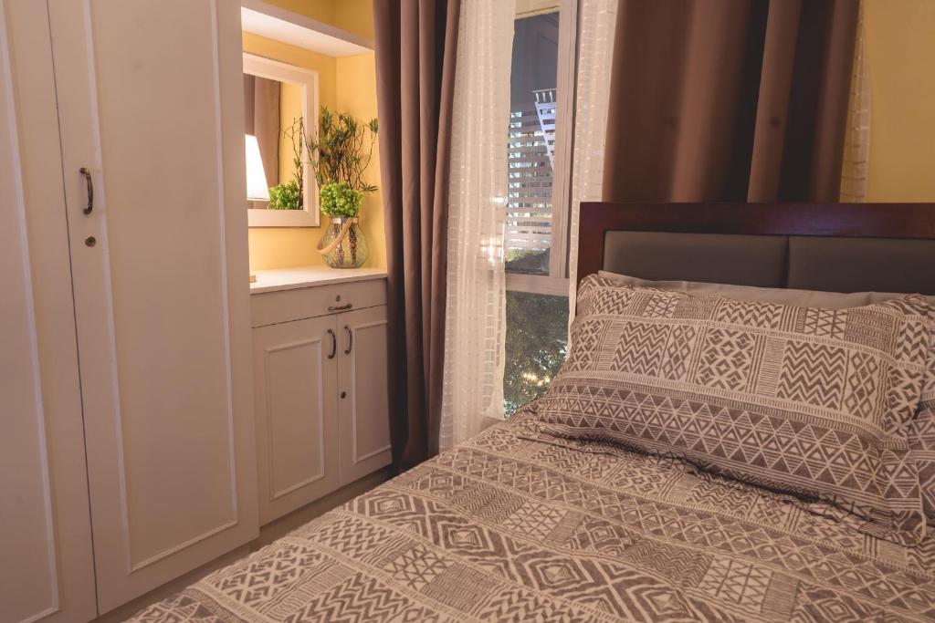 Avida Towers Cebu 518, Queen bed, Netflix 50in Smart TV photo 3