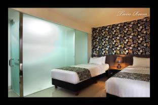 Sans Hotel The Green Bekasi by RedDoorz photo 4