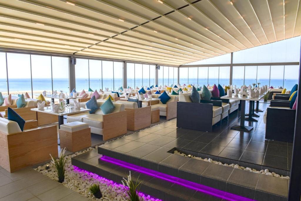The Palms Beach Hotel & Spa photo 1