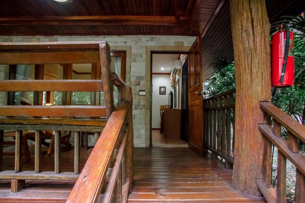 Трехместный (Трехместный номер, вид на сад), Ao Nang Cliff View Resort