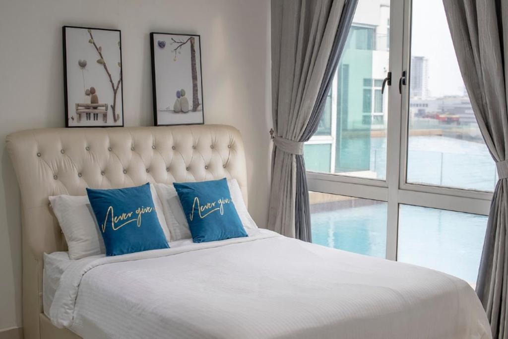 Signature Private Pool 14pax KSL by CCS Home photo 3