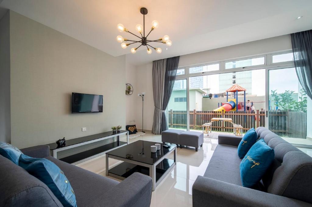 Signature Private Pool 14pax KSL by CCS Home photo 1