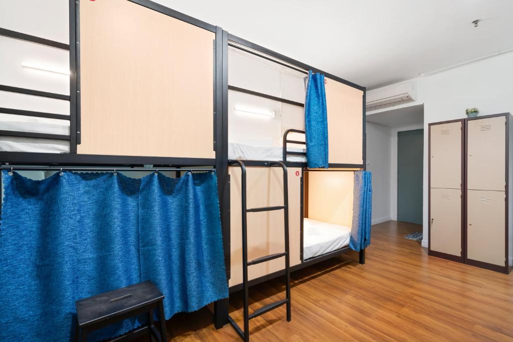 Номер (Односпальная кровать в общем номере с 10 кроватями), Amethyst Dorm KLCC