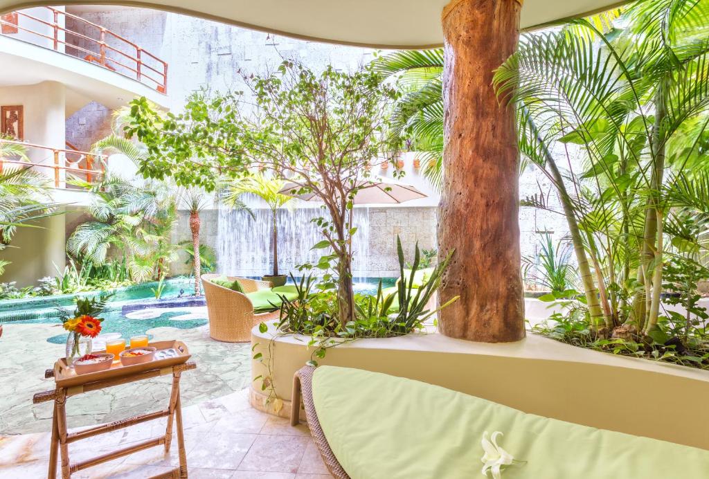 Maya Villa Condo Hotel and Beachclub photo 4