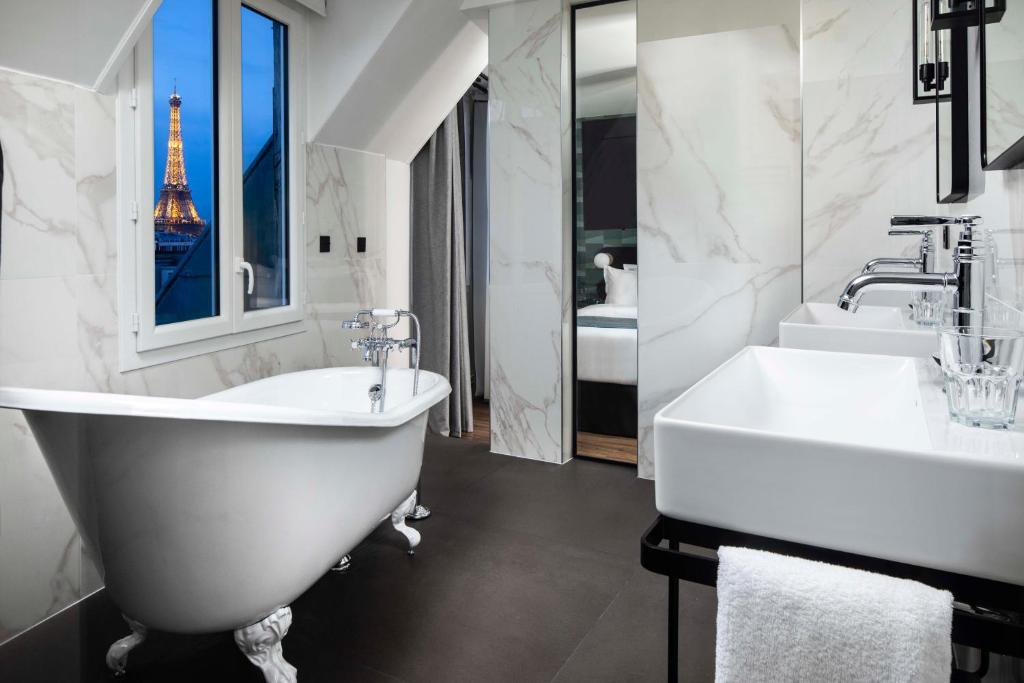 Сьюит (Люкс «Эйфелева башня»), Best Western Eiffel Cambronne