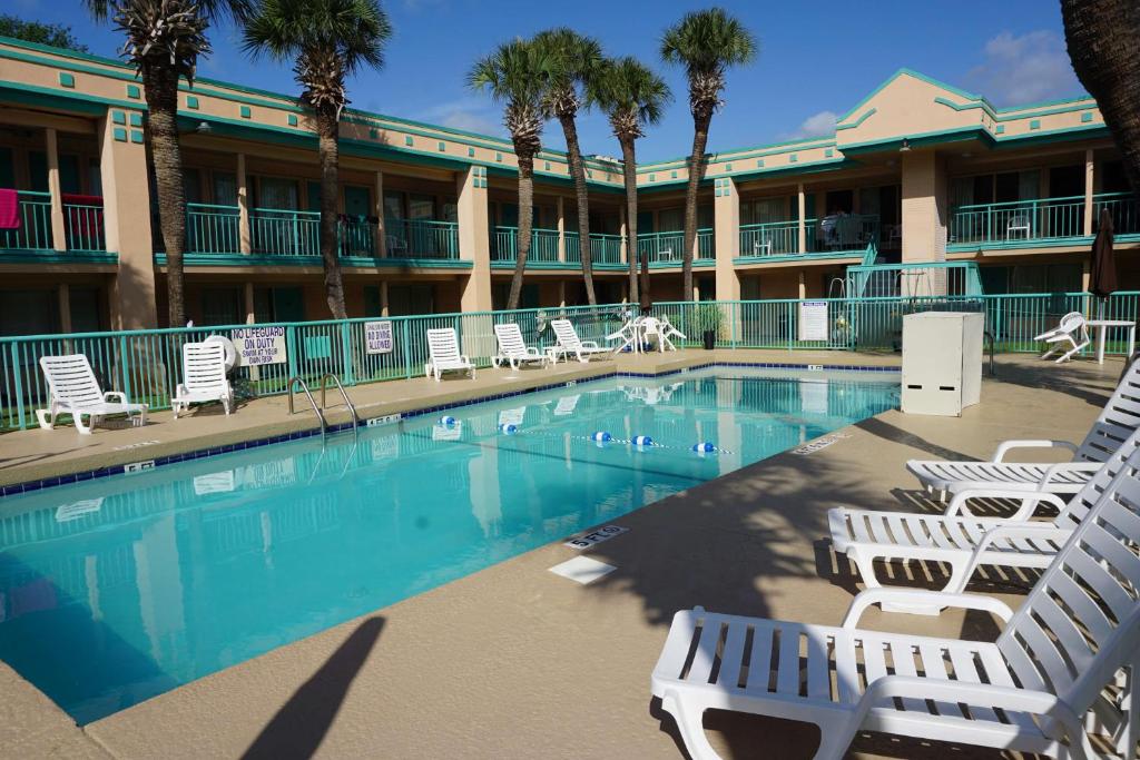 Royal Palace Inn & Suites image