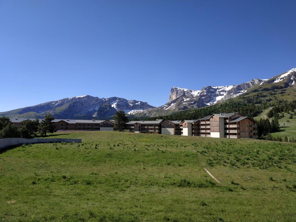 Appt 10p Wifi Confort 150m activités, pistes, commerces photo 1
