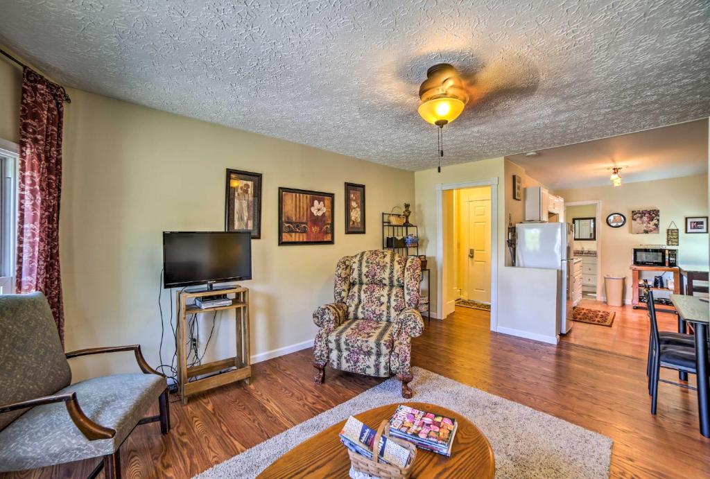 Explore Lake Erie and Strip From Quaint Apartment! photo 4
