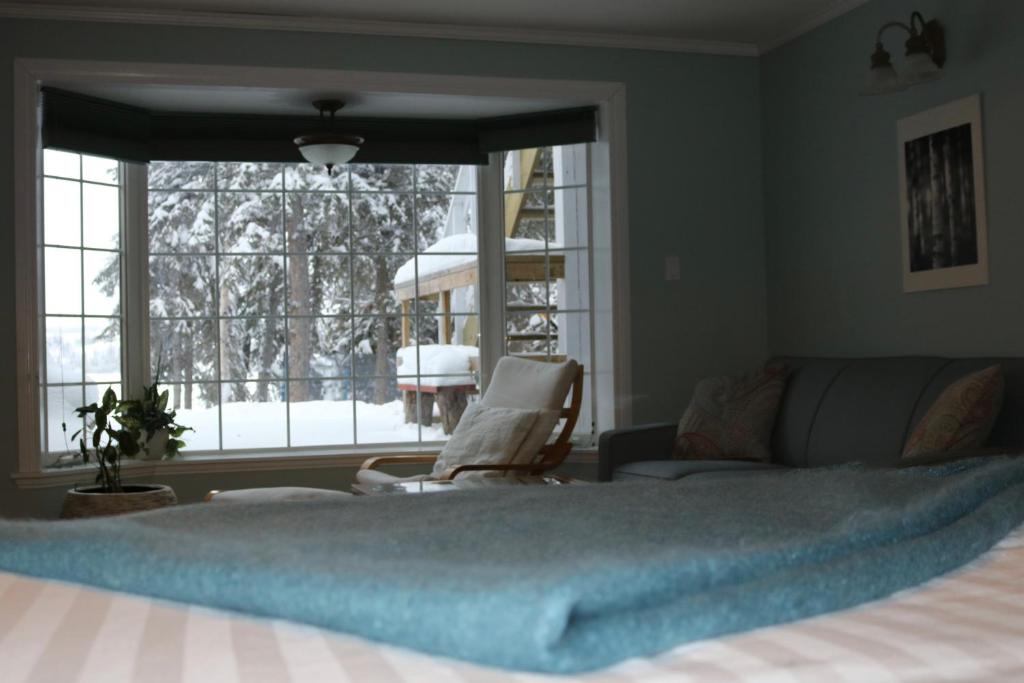 Great Slave Lakeside Bed & Breakfast photo 4