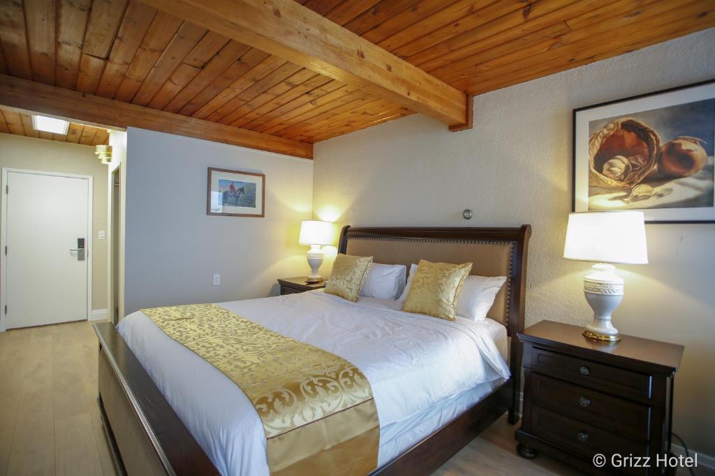 Grizz Hotel photo 3