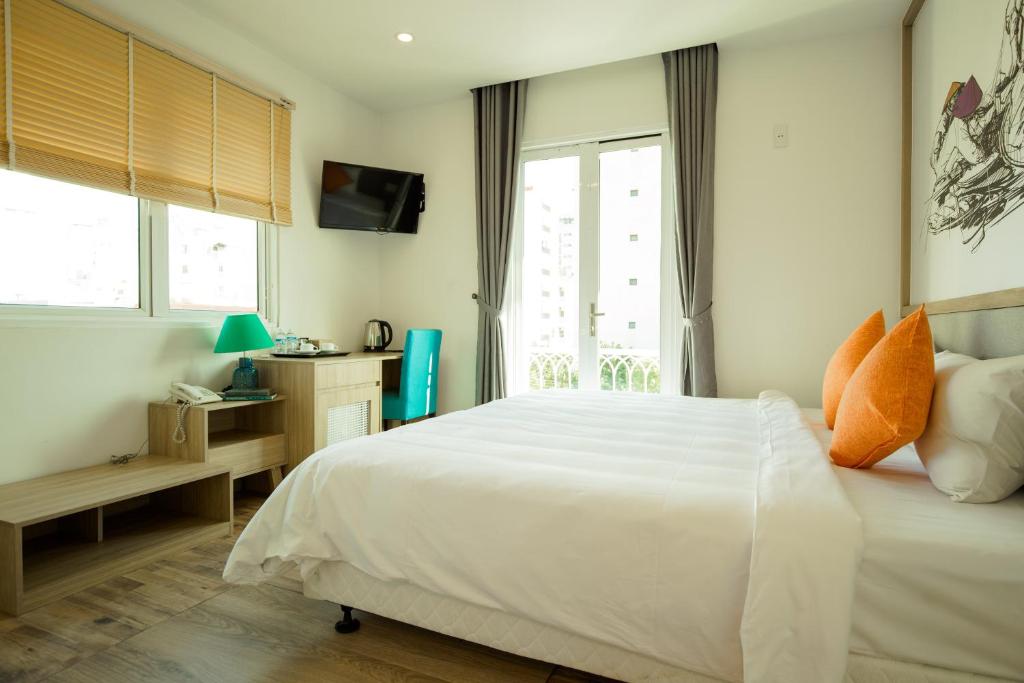 Двухместный (Номер Делюкс с кроватью размера «king-size» и балконом), Hoang Quan Hotel