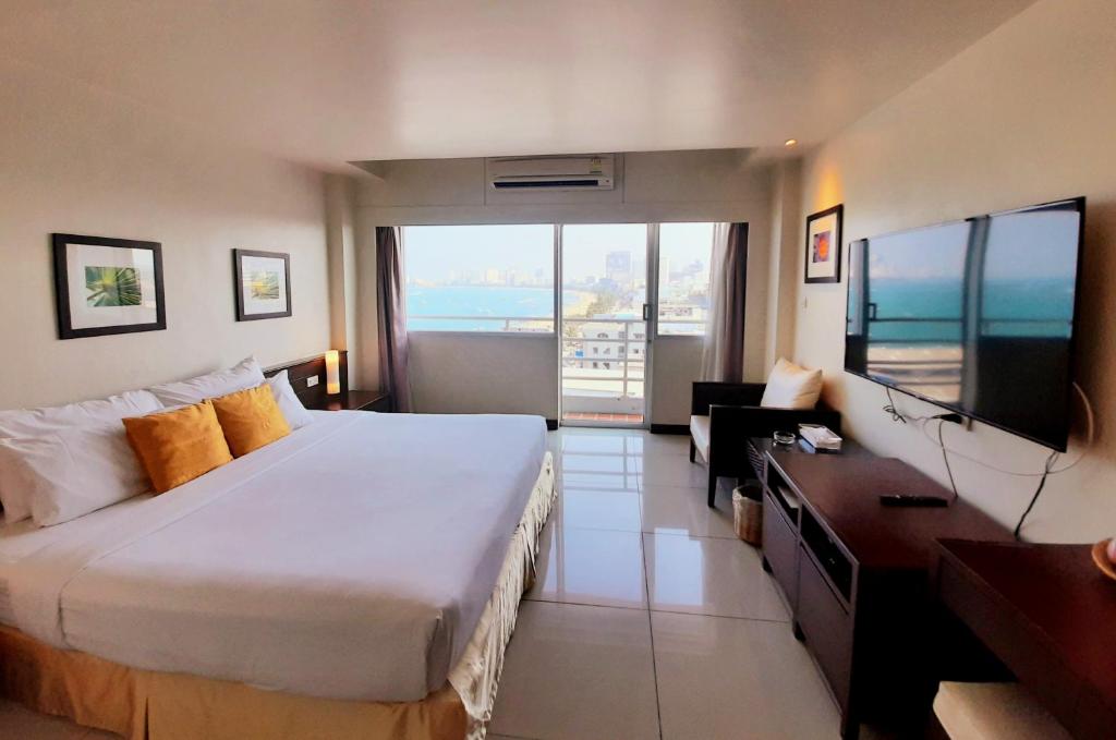 Grand Hotel photo 1