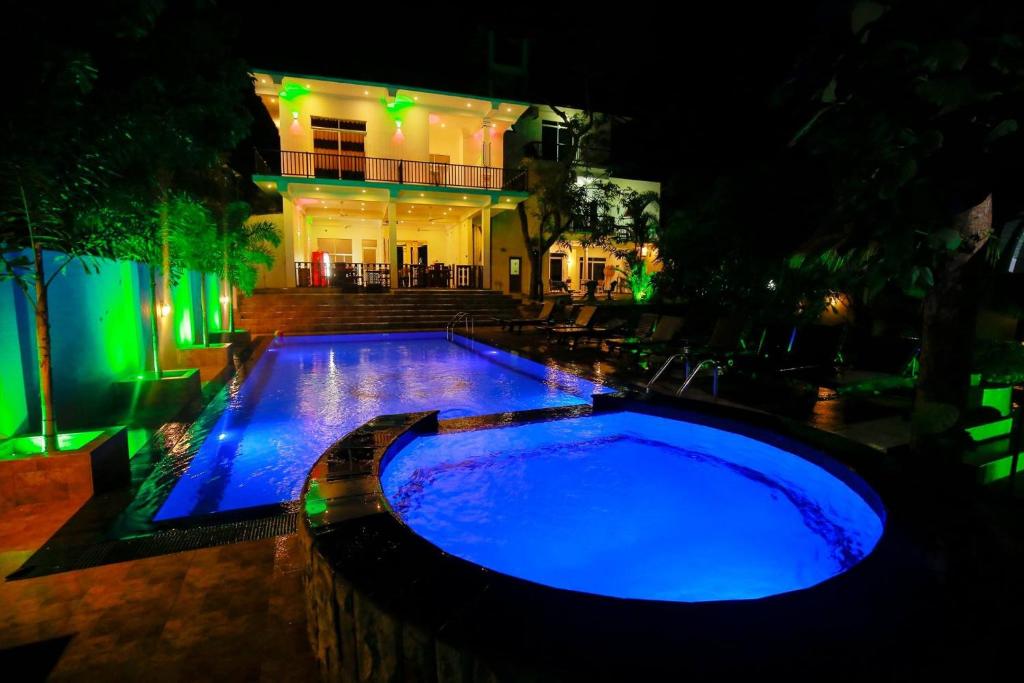 Hotel River Front photo 4