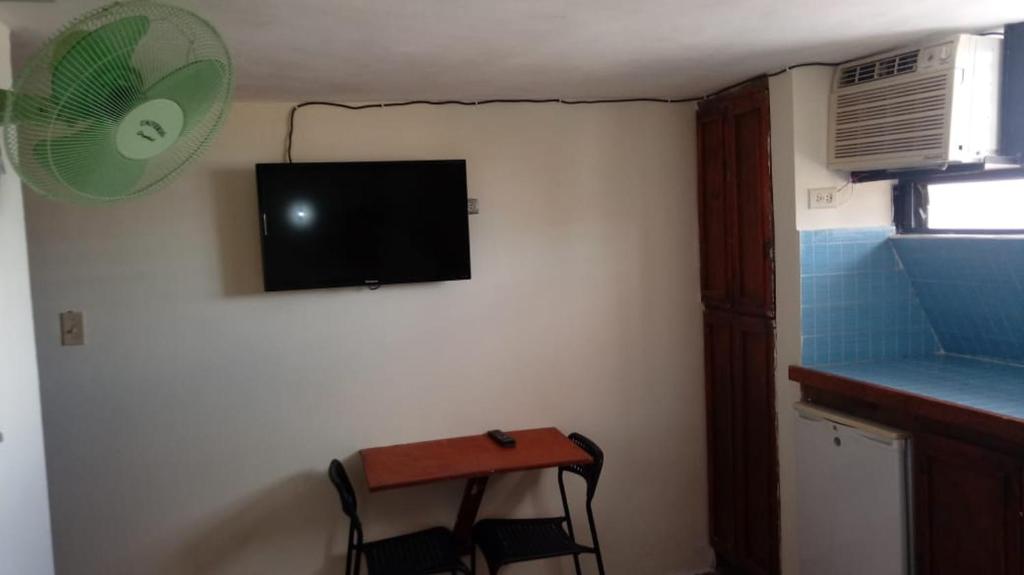 Двухместный (Улучшенный двухместный номер с 1 кроватью), Adriano's Apartahotel