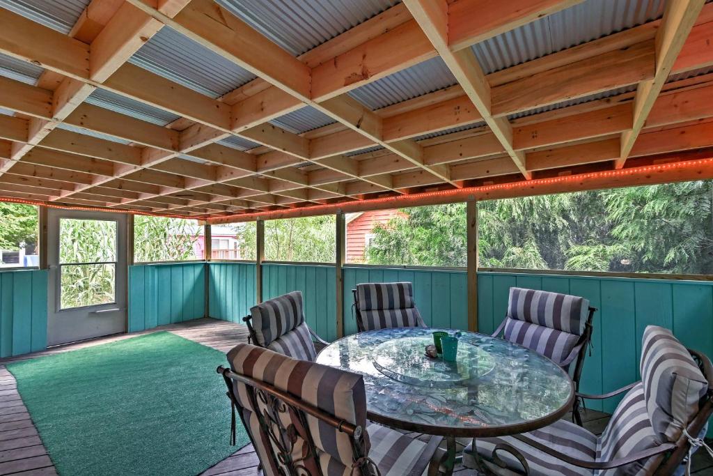 Cozy Middle Bass Cabin with Grill and Lagoon Access! photo 1