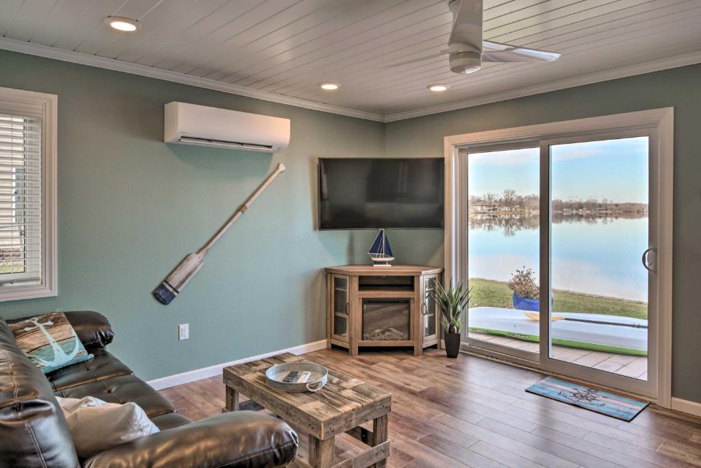 The Lakefront Home - 5 Minutes From Detroit Lakes! photo 3