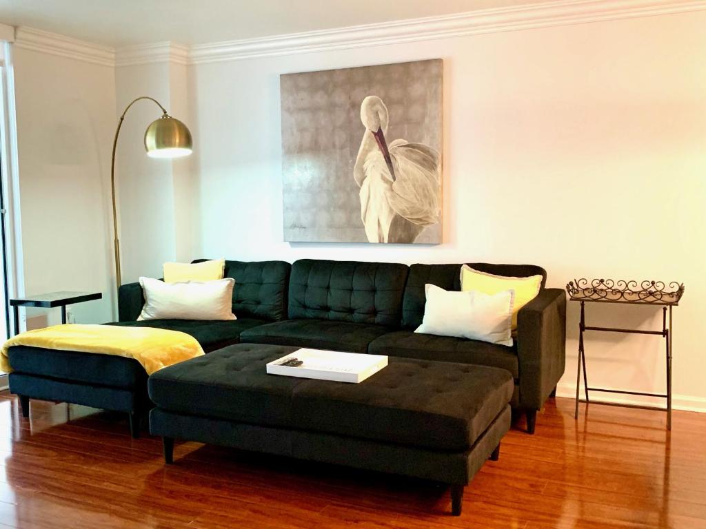 Top Stay Miami Gold Brickell image