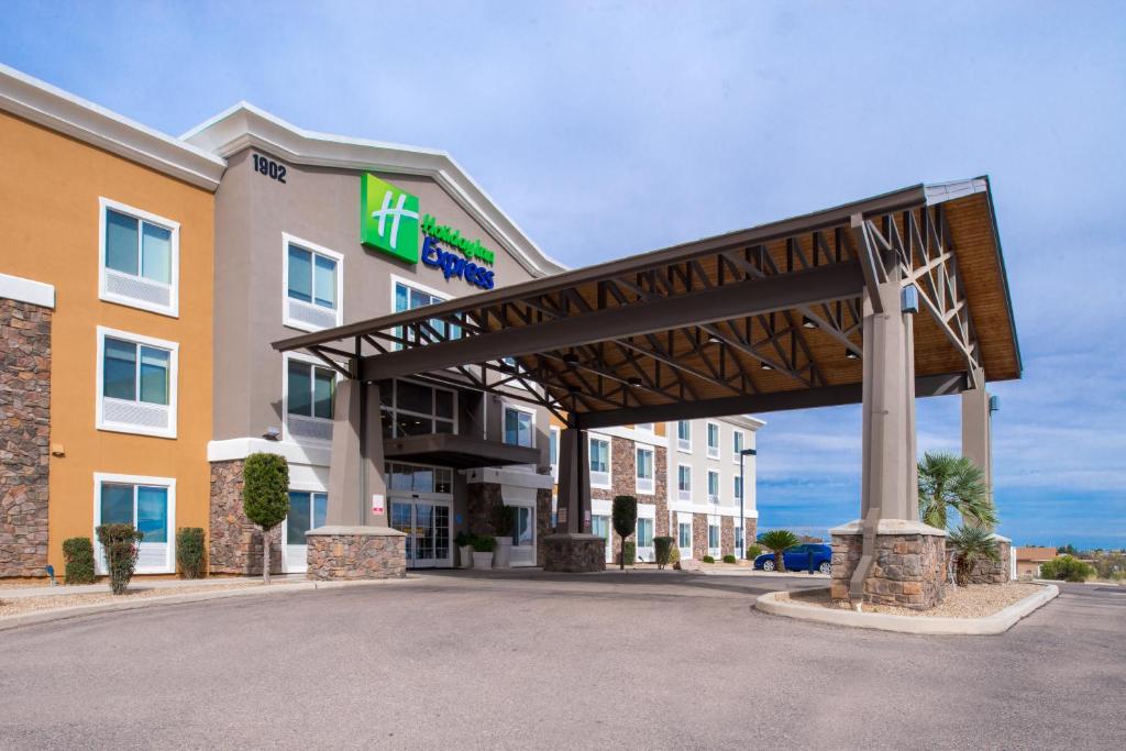 Holiday Inn Express Sierra Vista, an IHG Hotel image