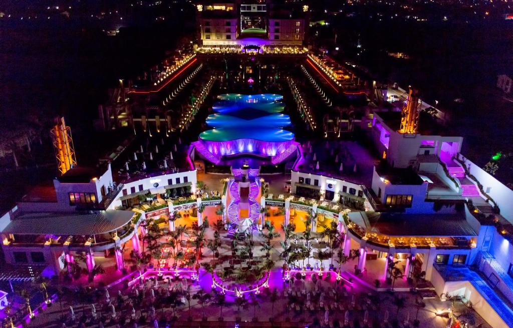 Cratos Premium Hotel Casino & SPA photo 2