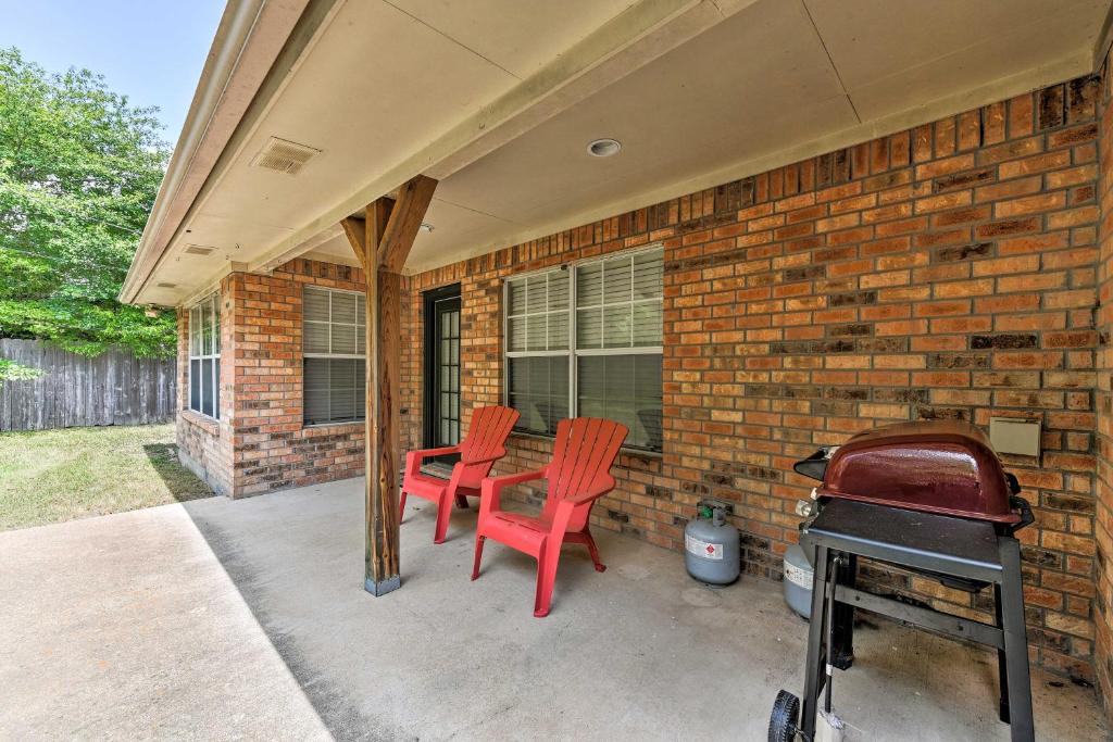 Cozy College Station Home with Patio and Fireplace photo 2