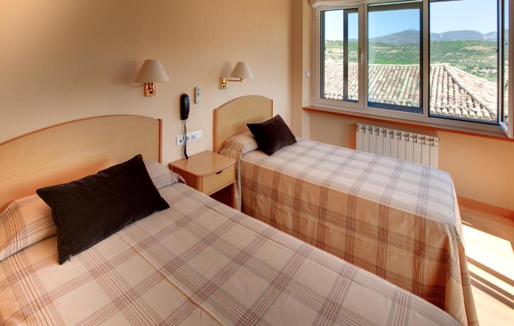 Hotel Villa de Ayerbe photo 1