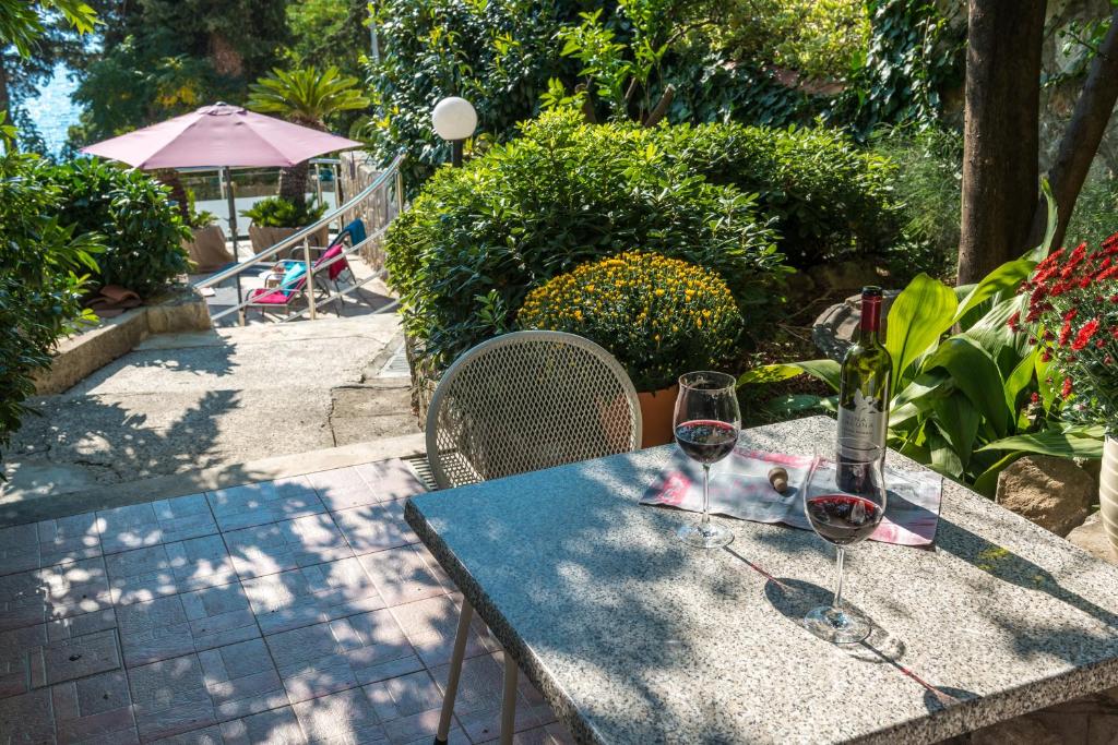 Villa Carmen Rooms & Apartments photo 2
