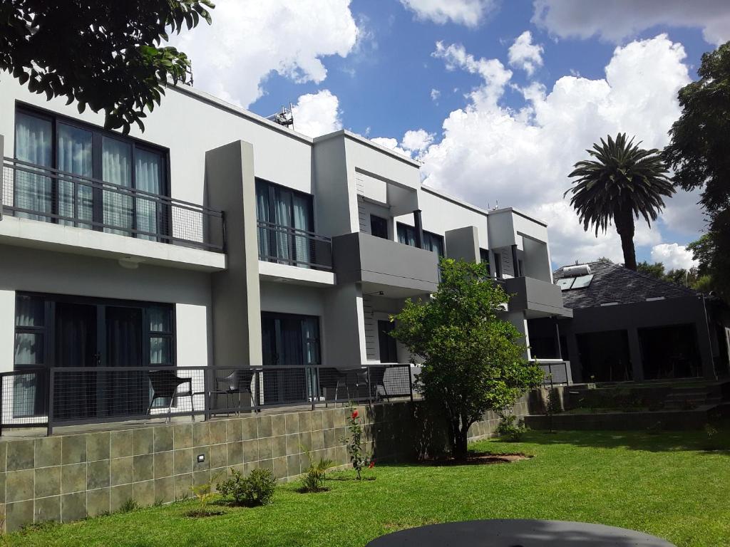 La Orchard Hotel photo 4