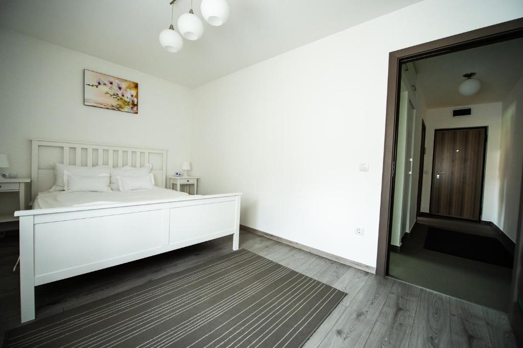 Montana Popa Boutique Studio photo 1