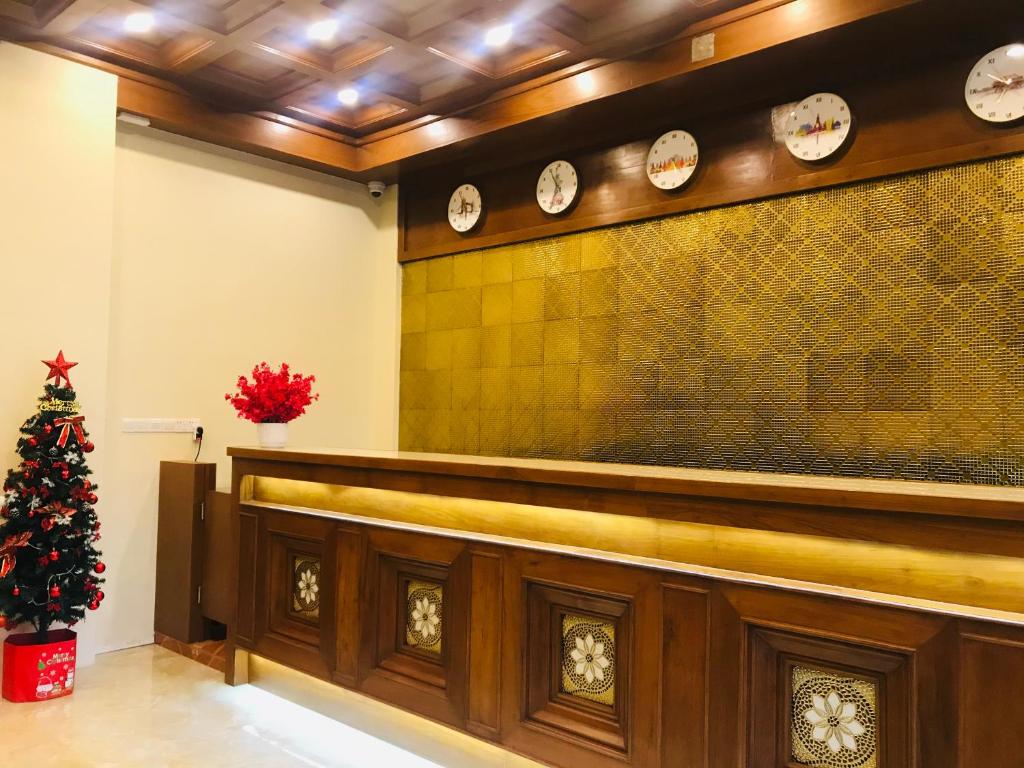 Royal Peacock Hotel photo 4