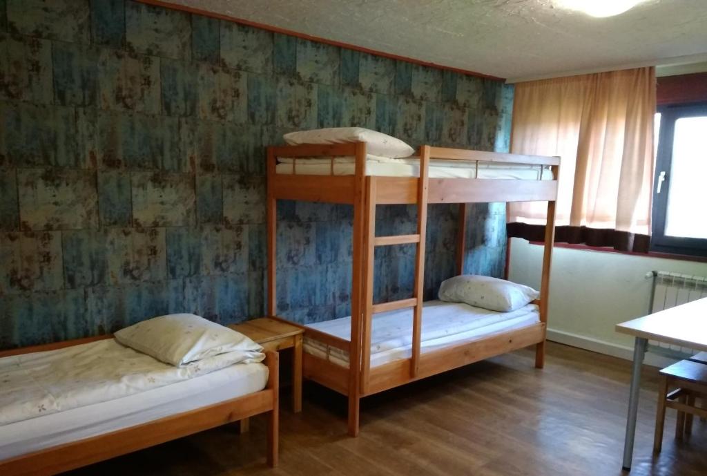 Семейный (Шестиместный номер с общей ванной комнатой), Hostel Siennicka
