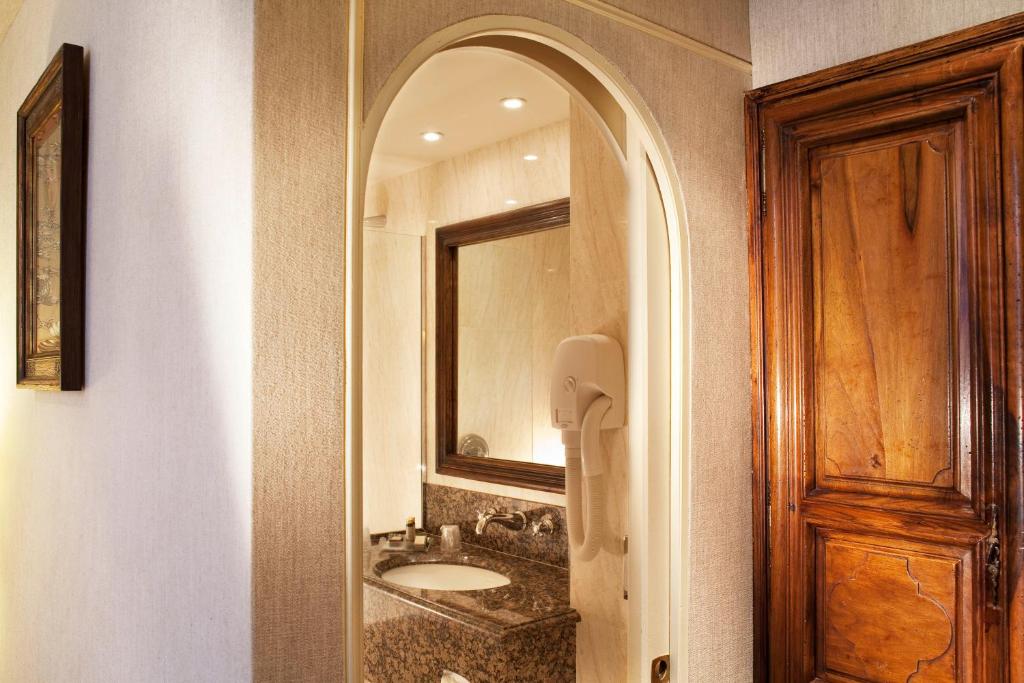 Двухместный (Стандартный двухместный номер с 1 кроватью), Hotel Left Bank Saint Germain