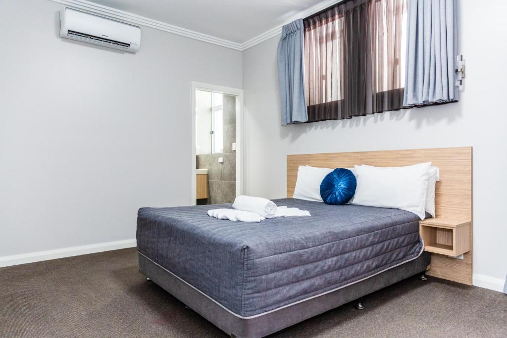 Lakes and Ocean Hotel Forster photo 1