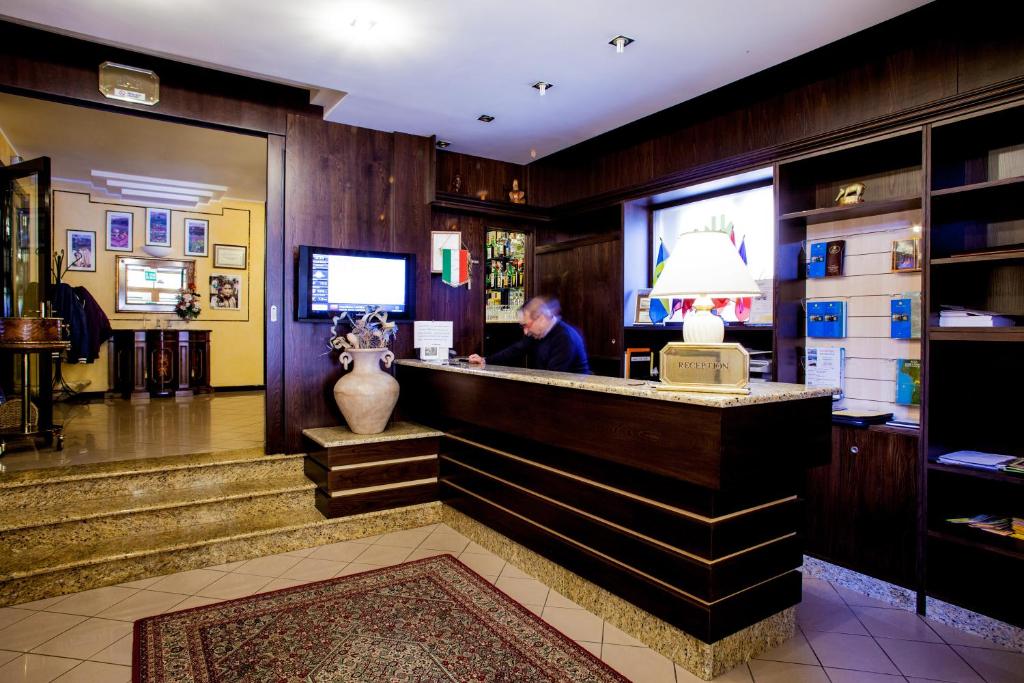 Mannu Hotel photo 2