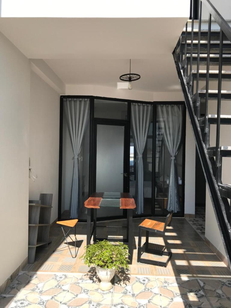 Двухместный (Двухместный номер Делюкс с 1 кроватью и балконом), Nắng Homestay with balcony