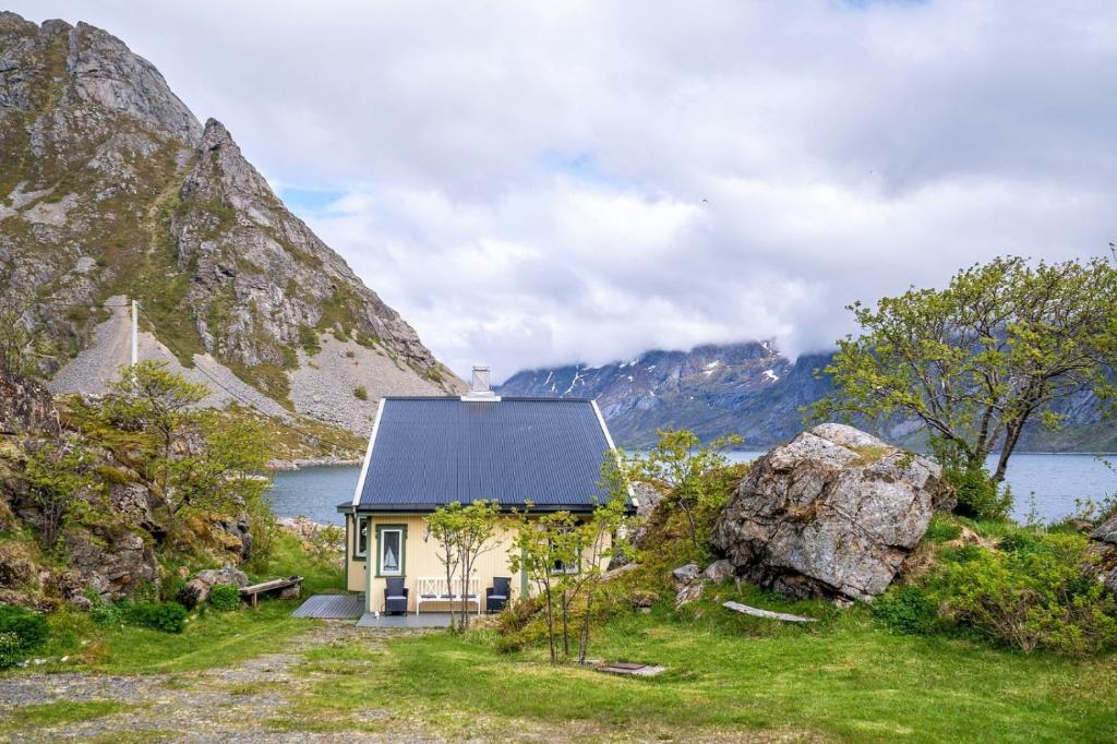 Sea-view house in Sund photo 3