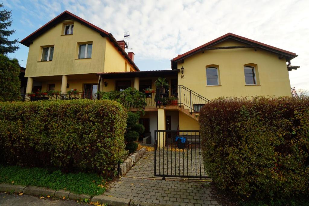 Pokoje i Apartamenty Pod Akacjami photo 3